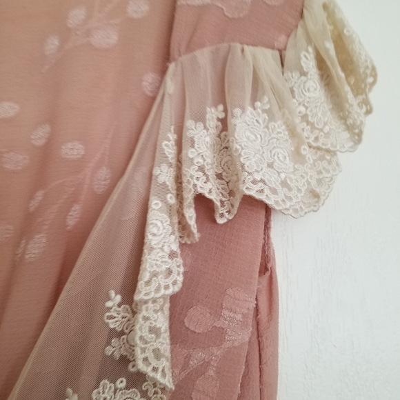 2for$50 Vintage Blush Chiffon & Lace Blouse - Picture 3 of 8
